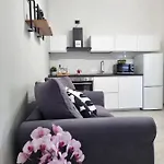 Glam House Apartment *